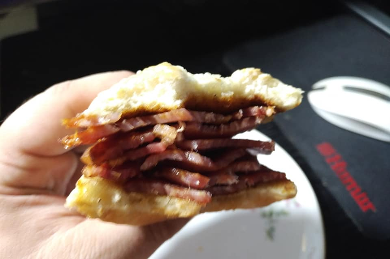 Illustration for article titled How a bacon roll should be